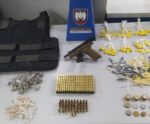 PM apreende grande quantidade de drogas, arma e munições após patrulhamento em rua