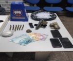 Criminosos são presos com arma de fogo, munições e drogas em Aracruz