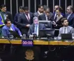 Câmara adia votação do PL das fake news