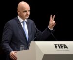 Presidente da Fifa demonstra apoio a Vini Jr. e indica que jogo deveria ter sido finalizado
