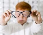 Veja como identificar e prevenir problemas de visão em crianças