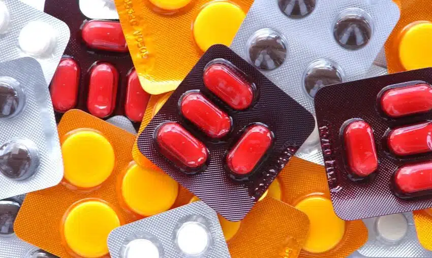 A foto mostra medicamentos