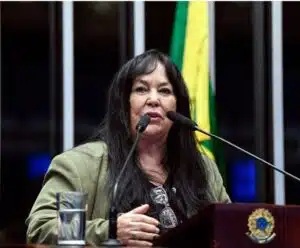 Após convite pessoal do presidente, Rose de Freitas volta ao Senado Federal
