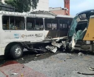 Acidente ônibus e VLT