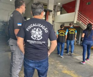Polícia e Procon fecham empresas fornecedoras de gás natural veicular clandestino no ES Polícia e Procon fecham empresas fornecedoras de gás natural veicular clandestino no ES