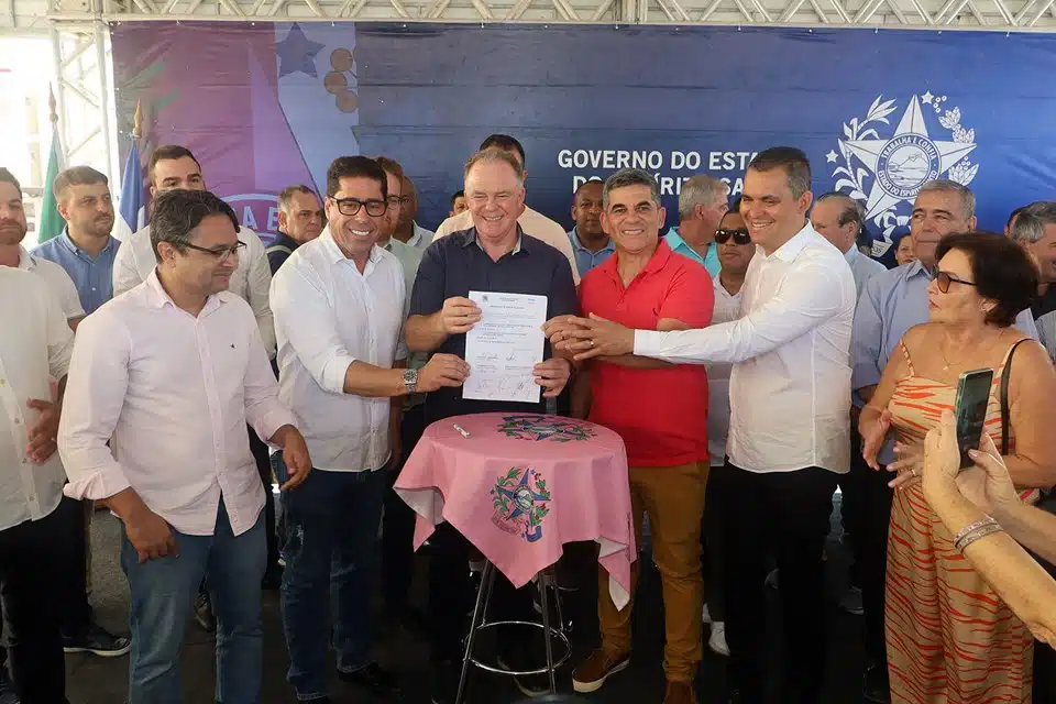 Governo entrega obras em Piúma