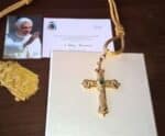 Cruz que pertenceu ao papa Bento XVI é roubada de igreja na Alemanha