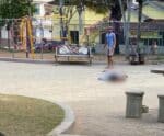 Homem é morto a facadas à luz do dia em praça de Ibatiba