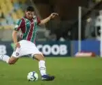 Fluminense cede empate, leva sustos, mas é 1º da chave na Libertadores