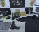 Falso policial civil é preso com réplicas de arma de fogo
