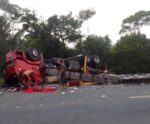 Uma pessoa morre e outra fica ferida em acidente com caminhão no ES