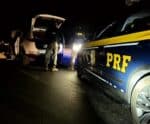 Sem CNH e com carro roubado, jovem de 18 anos foge da PRF por 95 km, mas acaba preso
