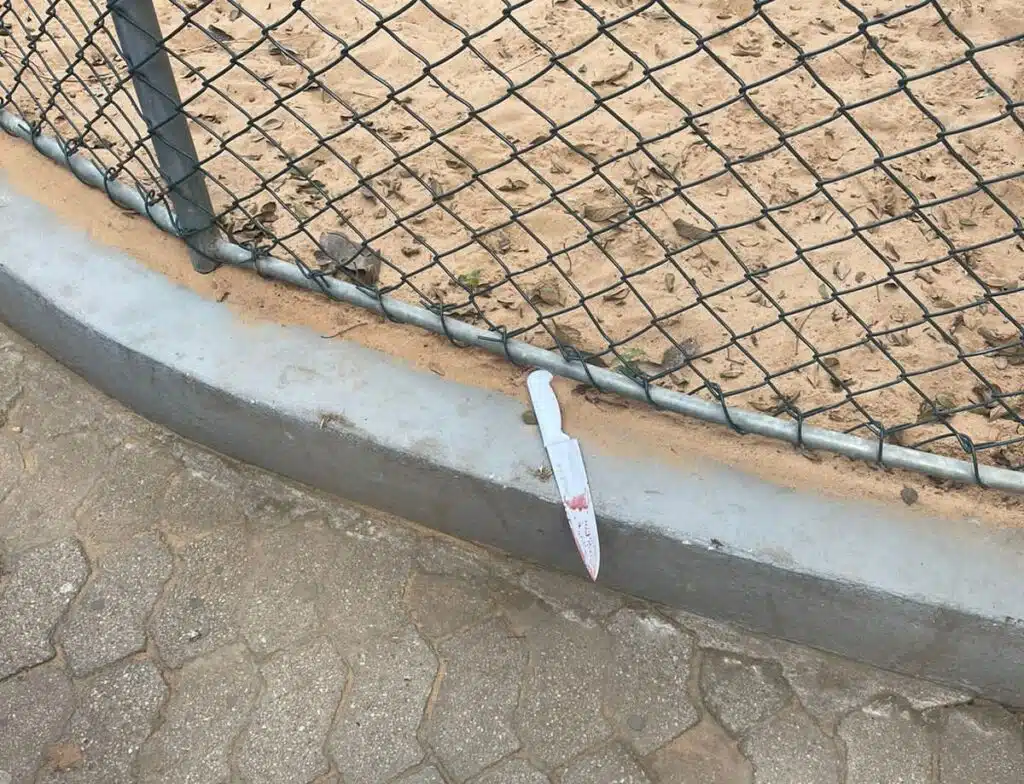 Homem é morto a facadas à luz do dia em praça de Ibatiba