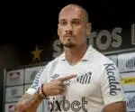 Santos rescinde contrato e Maicon tem caminho livre para assinar com Vasco