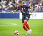 Mbappé garante que joga no PSG na próxima temporada