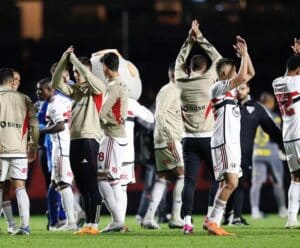 São Paulo tem ‘apagão’, perde para o Sport e Rafael evita vexame São Paulo