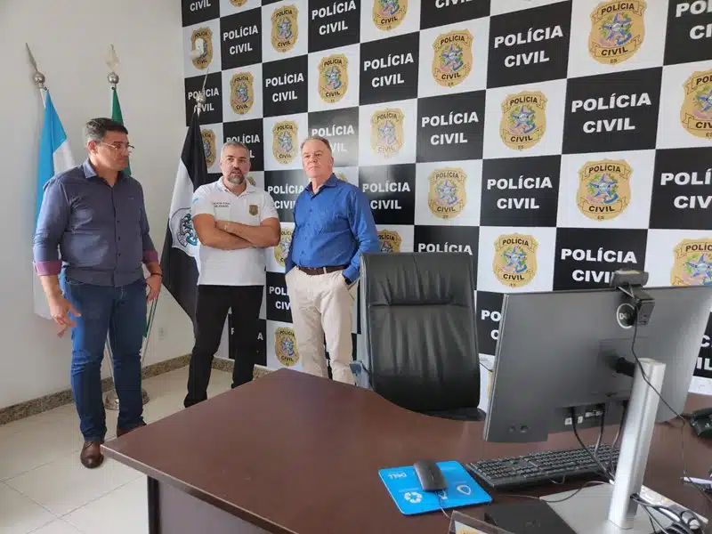 Governo entrega reforma de delegacia e agência da Receita em Alegre