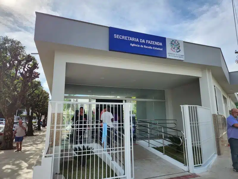 Governo entrega reforma de delegacia e agência da Receita em Alegre