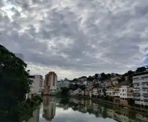 Calor e pancadas de chuva; confira a previsão para o Sul do ES nesta terça (28) tempo - Cachoeiro - rio Itapemirim