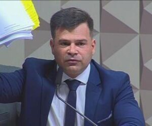 Ex-diretor da PRF tenta blindar Bolsonaro na CPMI do 8 de janeiro Ex-diretor da PRF