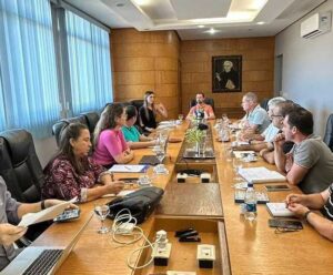 Anchieta adere ao Programa Nacional de Transparência Pública reunião de pessoas