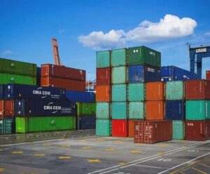 Containers para exportação no Porto de Vitória