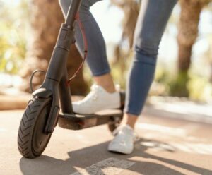 Detran-ES orienta sobre novas regras do Contran para ciclomotores Motociclo