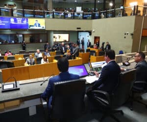 Deputados no Plenário da Ales