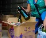 Campanha incentiva reciclagem de lâmpadas queimadas e óleo usado