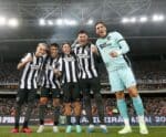 Botafogo goleia Coritiba e fatura título simbólico do 1º turno do Brasileirão