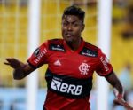 Flamengo comemora renovação com Bruno Henrique: ‘O Rei dos Clássicos permanece!’
