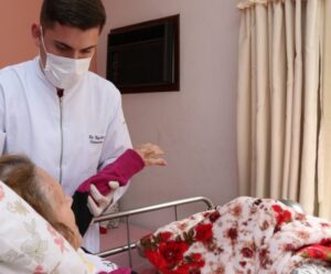 Centro de Reabilitação Física oferece fisioterapia domiciliar em Cachoeiro Centro de reabilitação