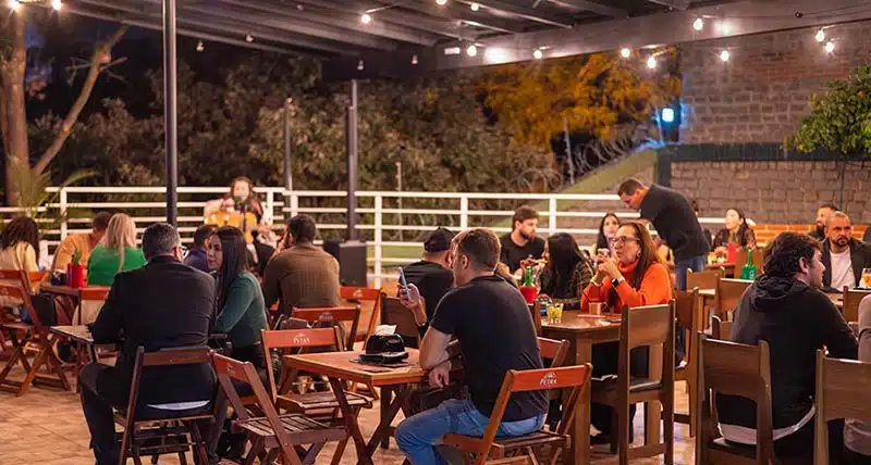 O espaço Deck House em Cachoeiro é uma das opções na cidade