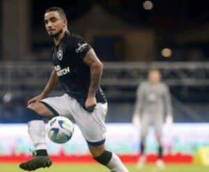 Rafael passa por cirurgia e desfalca botafogo pelo restante da temporada Rafael, lateral do botafogo