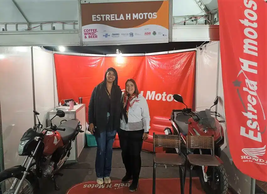 Foto mostra estande da Estrela H Motos no Coffe, Wine & Beer em Pedra Menina