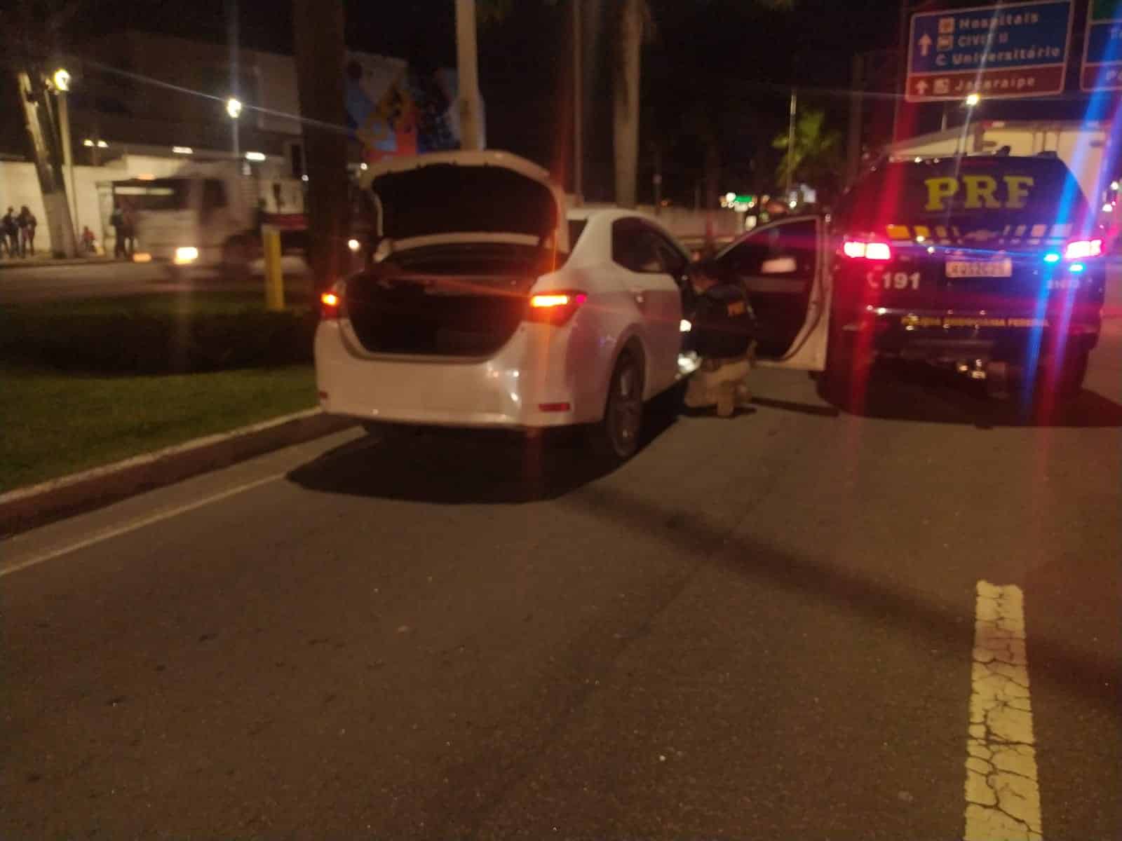 Foragido de presídio e homem com carro roubado são presos pela PRF/ES
