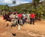 Filhotes são resgatados após ficarem presos em penhasco de 150 metros em Irupi