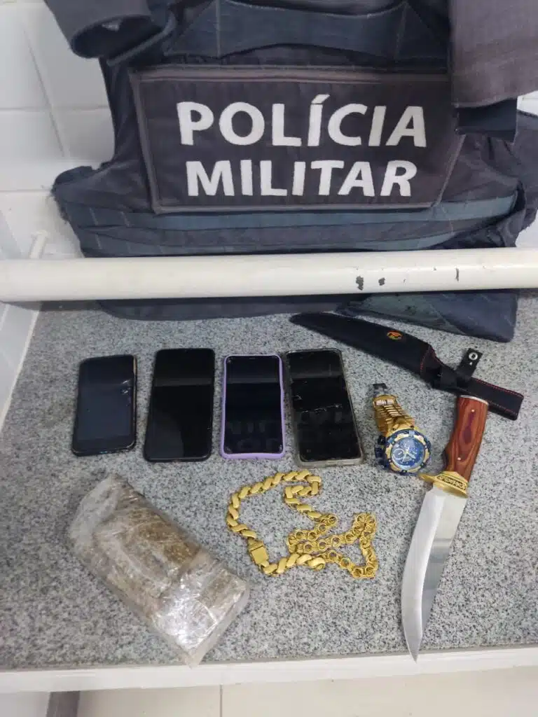 Assaltantes roubam carro em Cachoeiro, fogem para Itapemirim e acabam presos pela PM