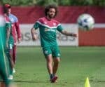 Marcelo treina e deve reforçar Fluminense no clássico com o Flamengo