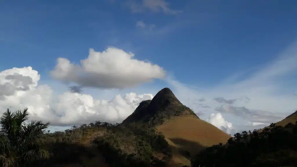 O Morro do Caramba é um dos atrativos do turismo rural em Cachoeiro de Itapemirim
