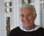 Padre Airton Freire, acusado de estupro, é transferido para hospital