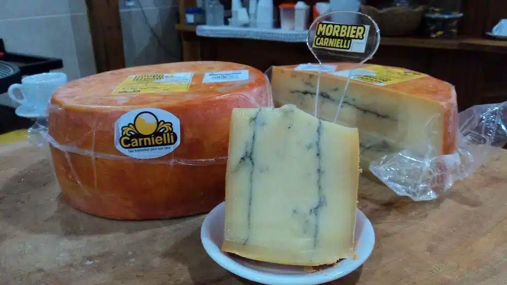 A Fazenda Carnielli, em Venda Nova do Imigrante, obteve destaque com o Queijo Morbier, que ficou entre os melhores do Brasil, na série ouro. (*Foto: Leandro Fidelis/Arquivo Conexão Safra -Imagem com direito autoral. Proibida reprodução sem autorização) A Fazenda Carnielli, em Venda Nova do Imigrante, obteve destaque com o Queijo Morbier, que ficou entre os melhores do Brasil, na série ouro. (*Foto: Leandro Fidelis/Arquivo Conexão Safra -Imagem com direito autoral. Proibida reprodução sem autorização)