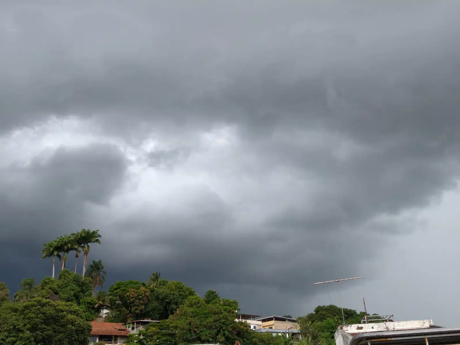 tempo - Cachoeiro - janeiro com chuva