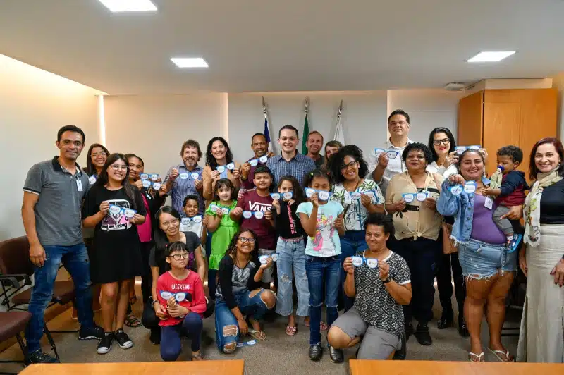 Entrega dos vouchers do programa Olhar Vitória