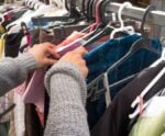 Começa nesta quinta (16)! Bazar com roupas de grife a partir de R$ 2