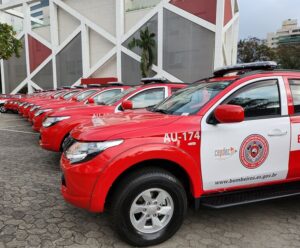 Corpo de Bombeiros Militar recebe 49 novas caminhonetes