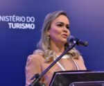 Daniela Carneiro permanece por mais uma semana no Turismo