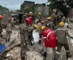 Bombeiros totalizam 14 mortos em prédio que desabou