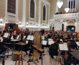 Sinfônica do ES atraiu centenas de pessoas ao concerto itinerante em Cachoeiro