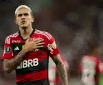 Pedro sofreu corte na boca após levar soco de preparador físico do Flamengo
